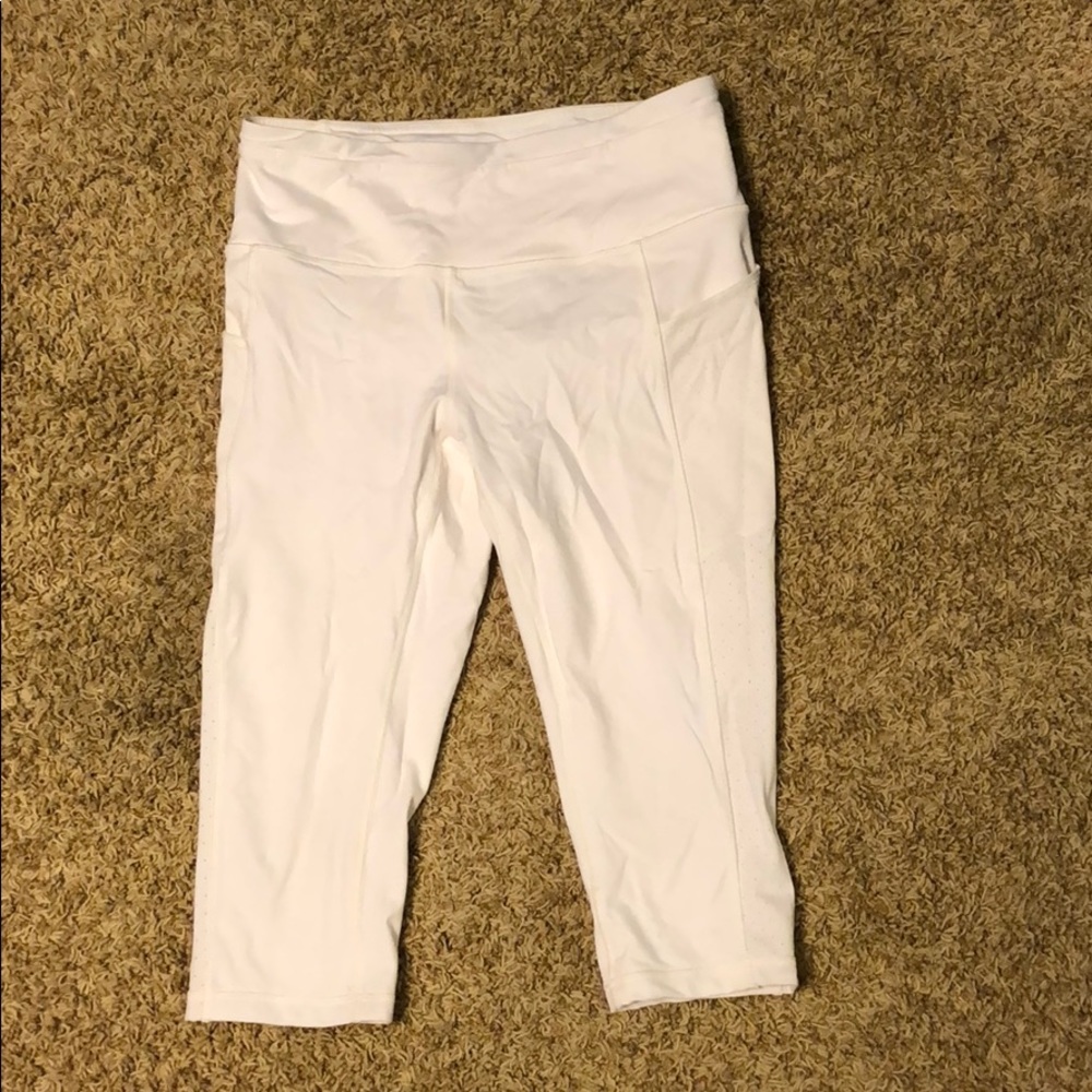 Lululemon white crop yoga pants